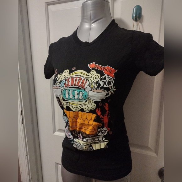 F.R.I.E.N.D.S Accessories 6pc BUNDLE Tee/Trivia Game/3pk Socks/ Lipbalm NWT - Picture 9 of 10